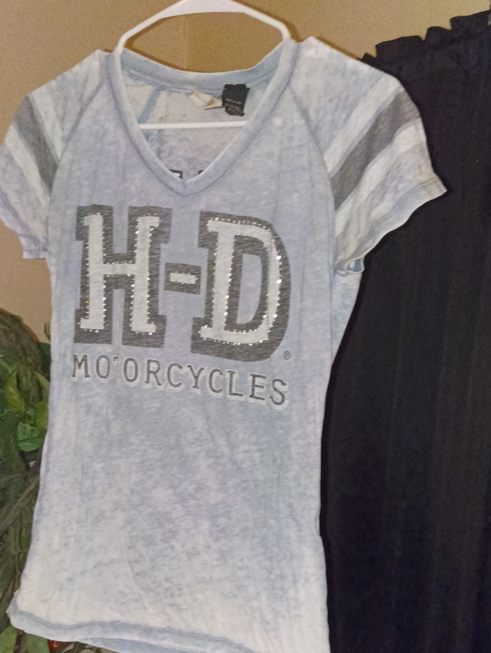 Harley-Davidson Light Blue Sequin H-D V-Neck Tee Size Small
